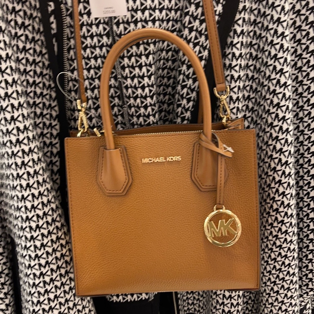 Michael Kors Mercer Medium Pebbled Leather Crossbody Bag - Picture 12 of 16